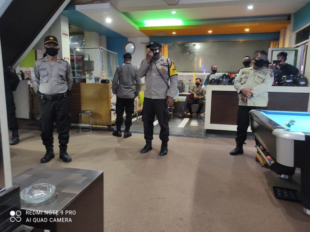 Polsek Samarinda Kota Gelar Operasi Cipta Kondisi Dalam Rangka Penegakkan Disiplin Protokol Kesehatan 7 14