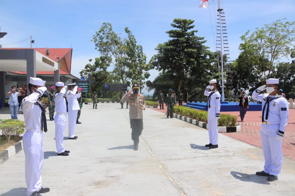 Erat Sinergitas TNI-Polri, Kapolda Kaltim Kunjungi Mako Lanal Sangatta 1 WhatsApp Image 2020 11 04 at 12.33.14 PM
