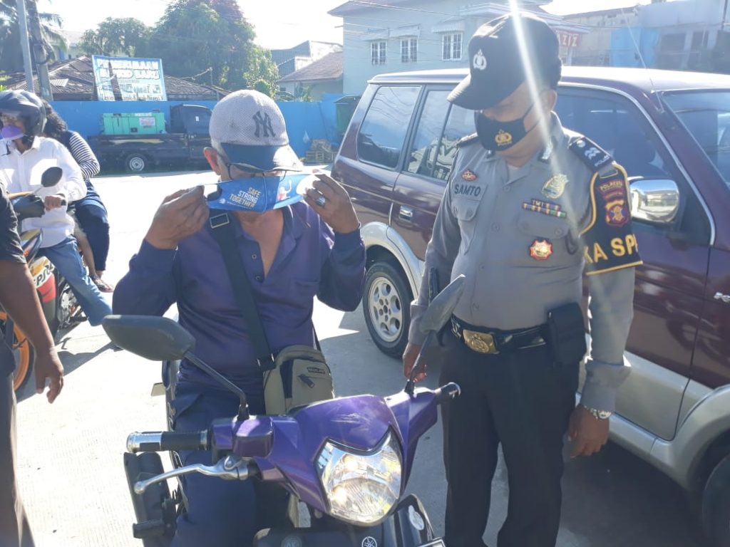 Upaya Pendisiplinan Prokes Masyarakat, Polsek Samarinda Seberang Gelar Operasi Yustisi WhatsApp Image 2020 11 08 at 9.30.20 AM