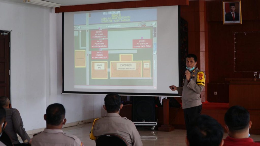 Gelar Tactical Floor Game, Polres Kukar Simulasikan Pengamanan Pilkada 2020 WhatsApp Image 2020 11 17 at 8.15.38 AM