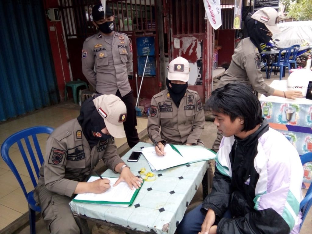 Sadarkan Masyarakat Pentingnya Pakai Masker, Polres Kutim Gelar Operasi Yustisi WhatsApp Image 2020 11 28 at 10.06.51