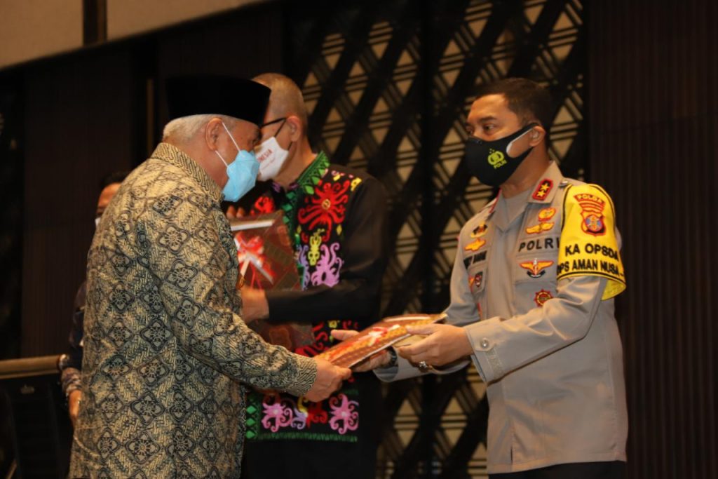 Kapolda Kaltim Hadiri Penyerahan Dipa T.A. 2021 dan Rincian Alokasi TKDD 1 1