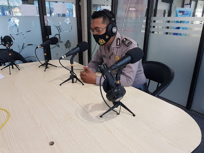Melalui Radio, Polsek Sungai Pinang Sosialisasikan Protokol Kesehatan Kepada Masyarakat 17