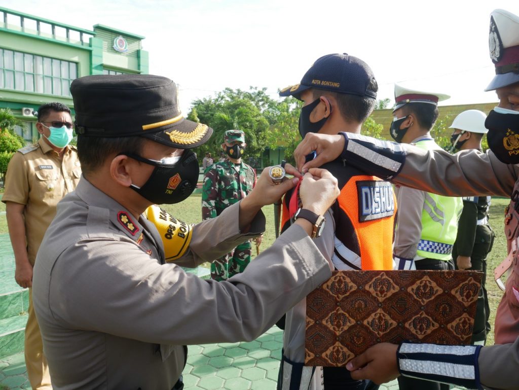 Jelang Natal dan Tahun Baru, Polres Bontang Laksanakan Apel Gelar Pasukan Operasi Lilin Mahakam 2020 4 4