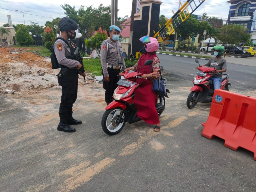 Jelang Perayaan Natal dan Tahun Baru, Penjagaan Mako Polres Bontang Diperketat 9 5