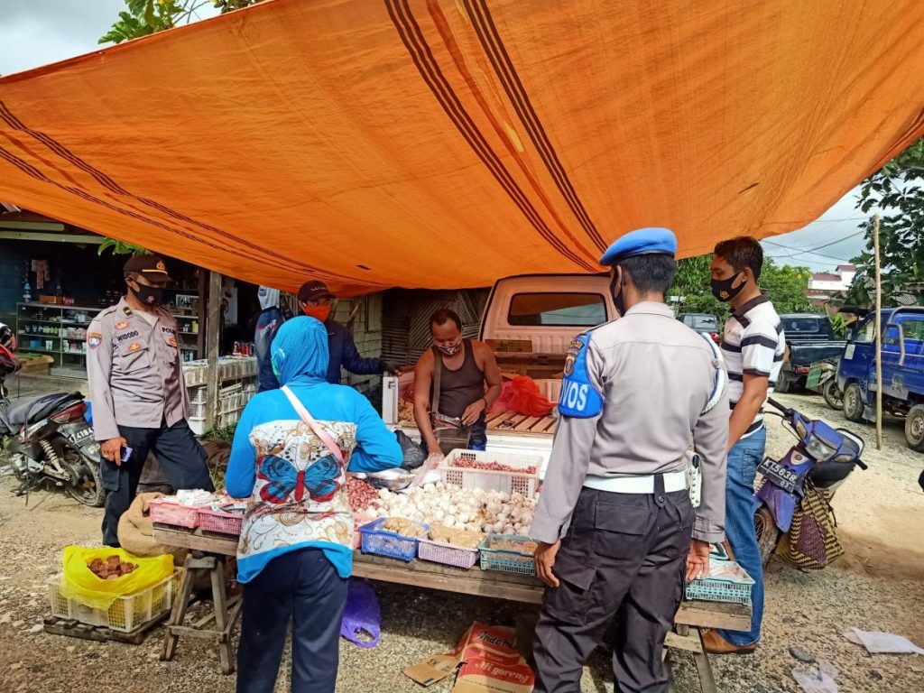 Cegah Penyebaran Covid-19, Polsek Babulu Tingkatkan Patroli Pendisiplinan Protokol Kesehatan IMG20201207085930 resize 42 1170x878 1