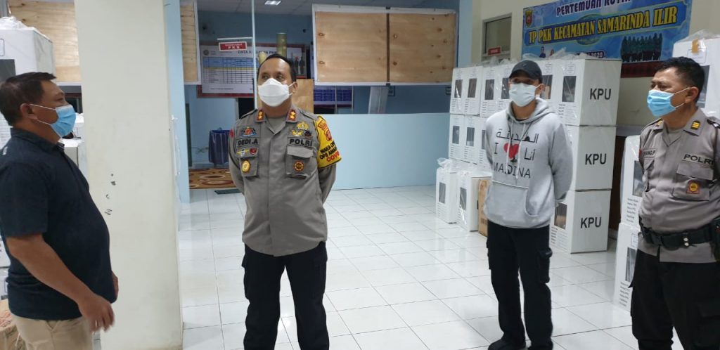 Polresta Samarinda Kawal Ketat Pendistribusian Logistik Pilkada 2020 WhatsApp Image 2020 12 07 at 11.01.49 PM