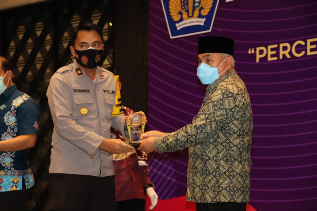 Polres Bontang Kembali Raih Penghargaan Pengelolaan Keuangan Terbaik WhatsApp Image 2020 12 08 at 10.49.24 AM