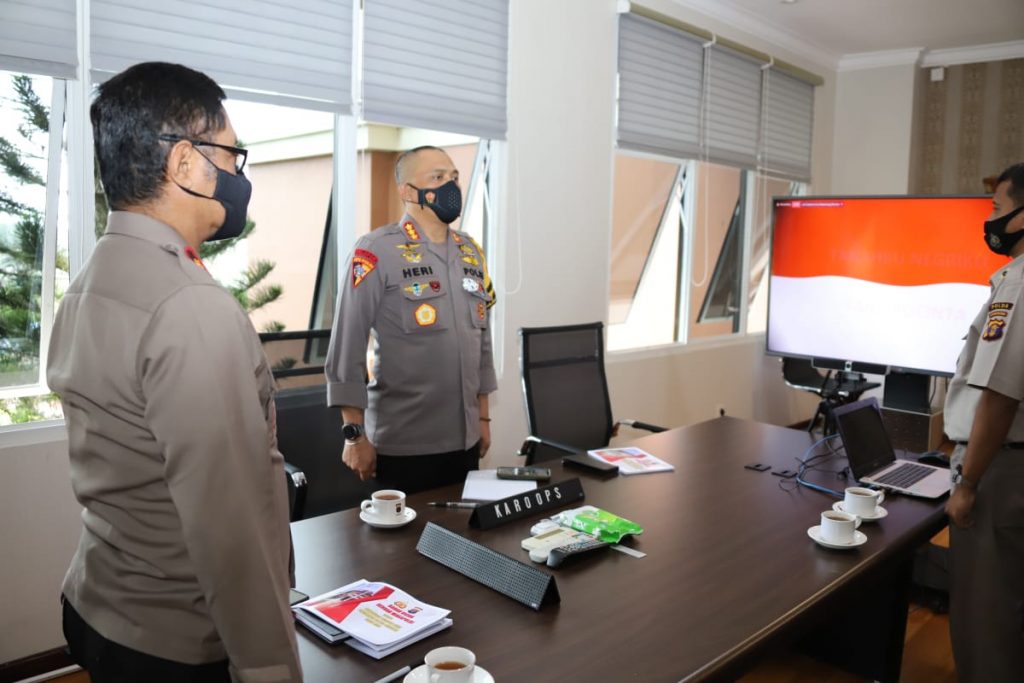 Bahas Kesiapan Pilkada 2020, Wakapolda Kaltim Ikuti Vicon Dengan Mendagri WhatsApp Image 2020 12 08 at 11.38.56 AM