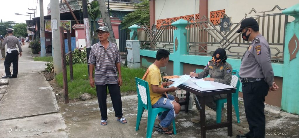 Petugas Gabungan di Kota Bontang Terus Lakukan Upaya Pendisiplinan Protokol Kesehatan Kepada Masyarakat WhatsApp Image 2020 12 08 at 3.18.03 PM