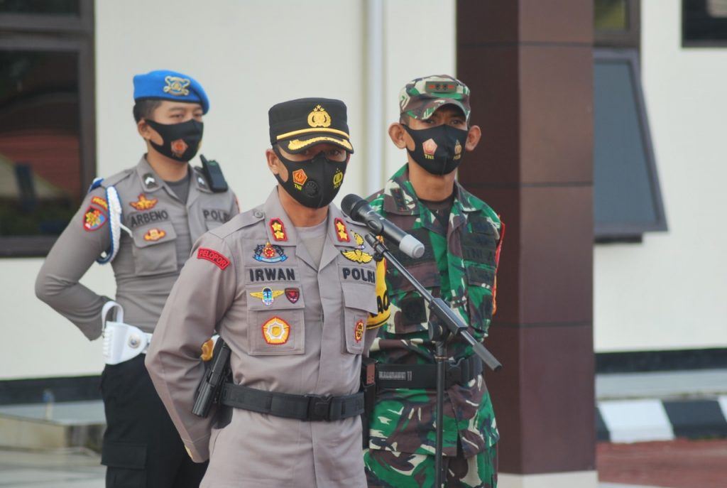 Amankan Pilkada Serentak 2020, Kapolres Kubar Pimpin Patroli Gabungan Skala Besar WhatsApp Image 2020 12 09 at 2.20.53 PM