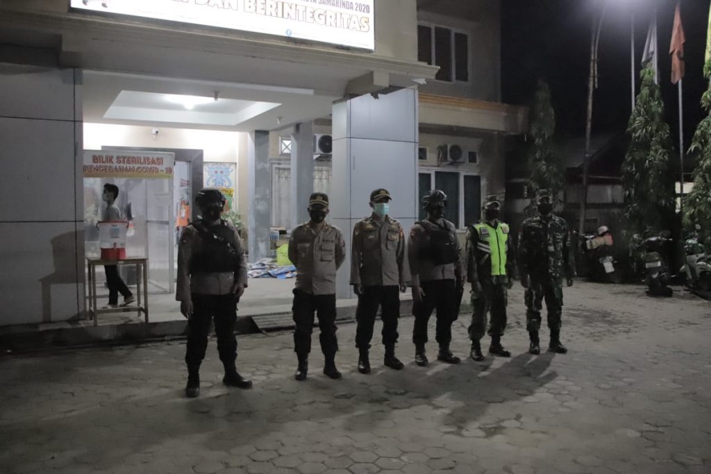 Jaga Kondusifitas, Polresta Samarinda Bersama Tim Gabungan Gelar Patroli Berskala Besar WhatsApp Image 2020 12 09 at 5.52.49 AM