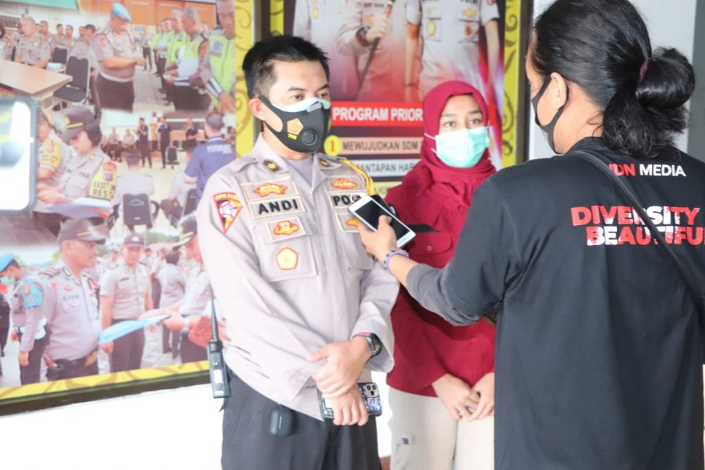 Polresta Samarinda Kerahkan 325 Personil Dalam Pengamanan Pleno Penghitungan Suara Tingkat PPK WhatsApp Image 2020 12 10 at 4.11.58 PM