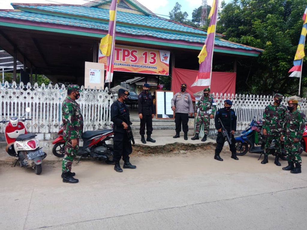 Wujudkan Pilkada Yang Kondusif, Polres Kukar Gelar Patroli Gabungan WhatsApp Image 2020 12 10 at 7.27.08 AM