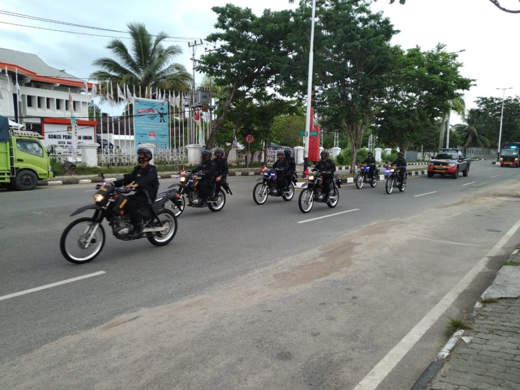 Sat Brimob Polda Kaltim Gencarkan Patroli Skala Besar Pasca Pemungutan Suara WhatsApp Image 2020 12 11 at 15.53.27