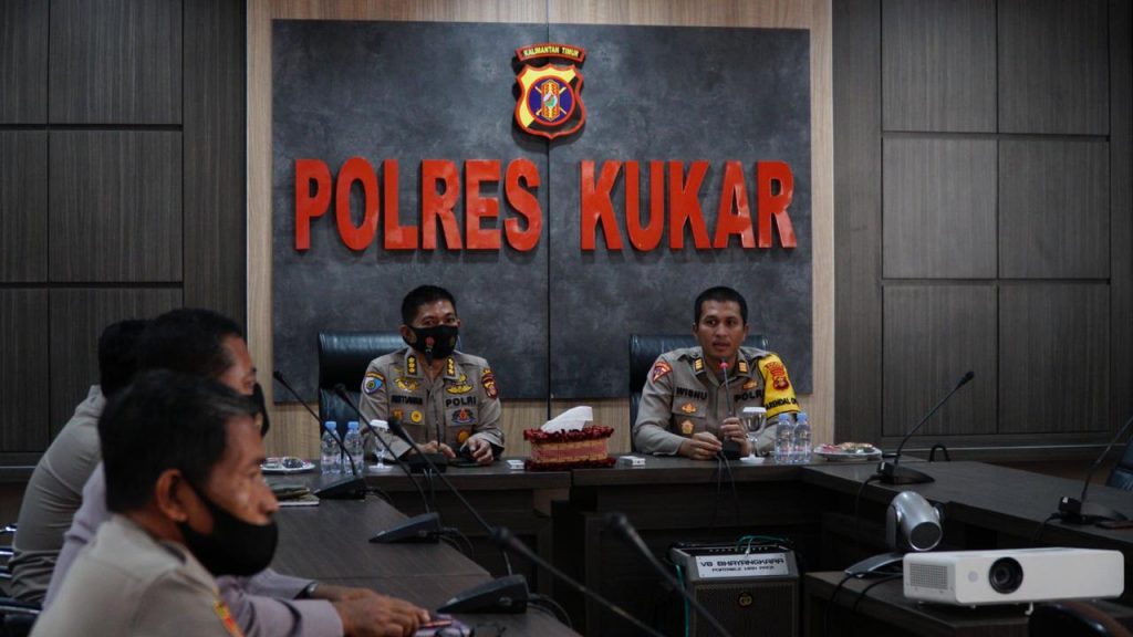 Operasi Mantap Praja 2020, Tim Itwasda Polda Kaltim Kunjungi Polres Kukar WhatsApp Image 2020 12 16 at 08.15.27