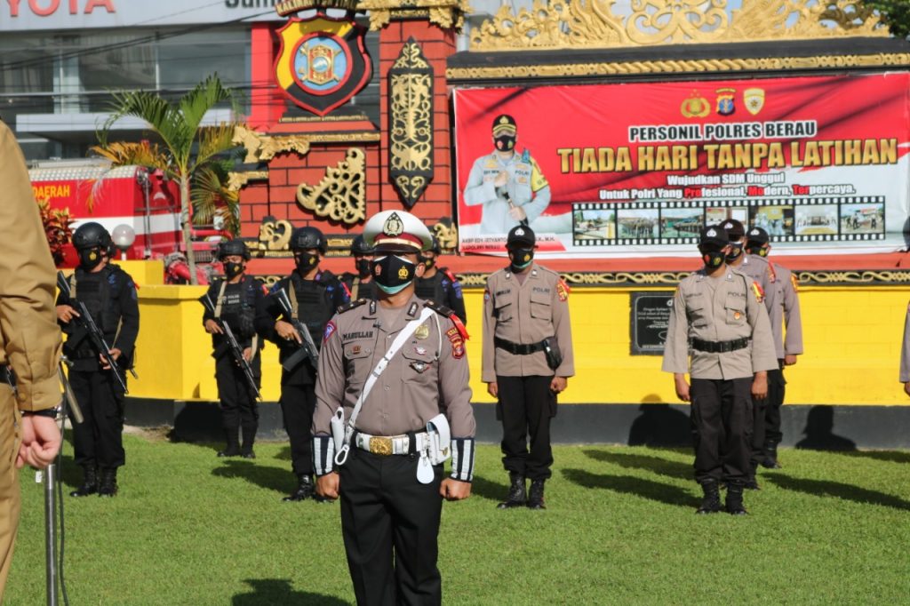 Polres Berau Gelar Apel Pasukan Operasi Lilin Mahakam 2020 WhatsApp Image 2020 12 21 at 10.17.21 AM 1