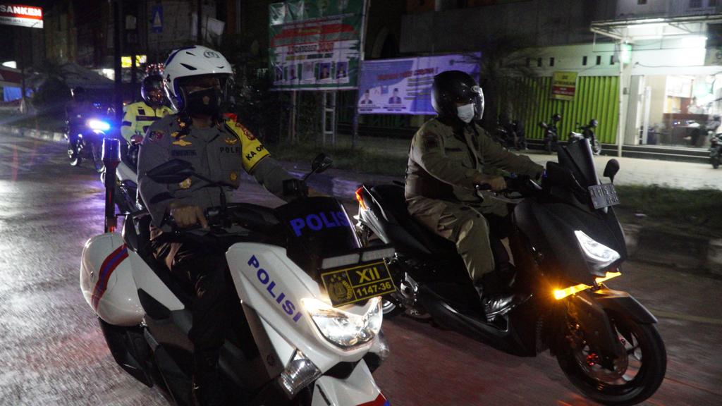 Pengamanan Natal 2020, Polres Kukar Gelar Patroli Gabungan Skala Besar WhatsApp Image 2020 12 25 at 8.35.00 AM