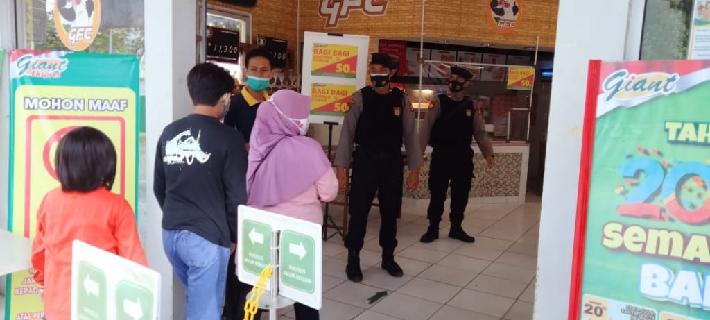 Ops Lilin Mahakam 2020, Personil Ditpamobvit Polda Kaltim Lakukan Patroli dan Sampaikan Himbauan Prokes WhatsApp Image 2020 12 26 at 11.43.24 AM