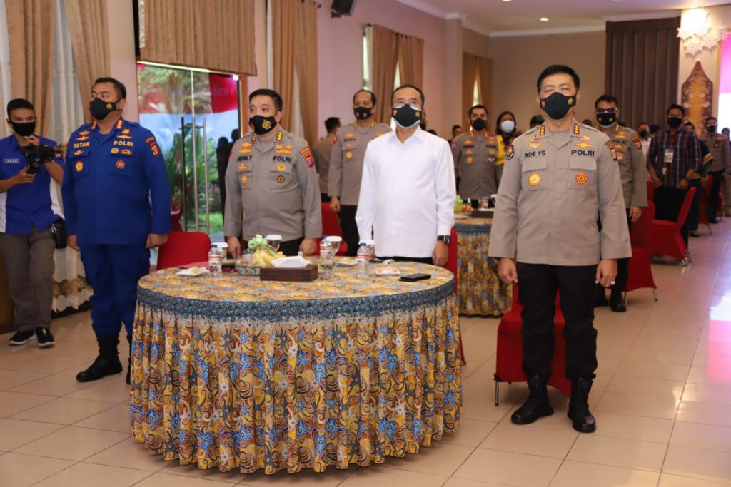 Konferensi Pers Akhir Tahun 2020, Kapolda Paparkan Capaian Kinerja Polda Kaltim 1 WhatsApp Image 2020 12 29 at 12.59.49