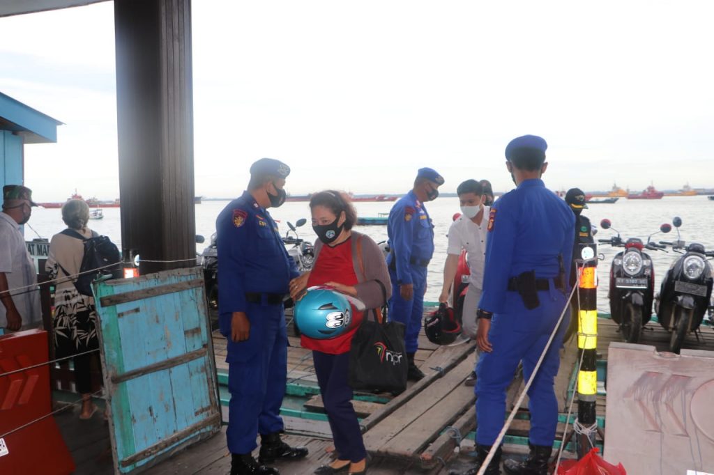 Ops Lilin Mahakam 2020, Polda Kaltim Tingkatkan Patroli dan Sosialisasi Prokes Kepada Masyarakat WhatsApp Image 2020 12 30 at 1.43.52 PM