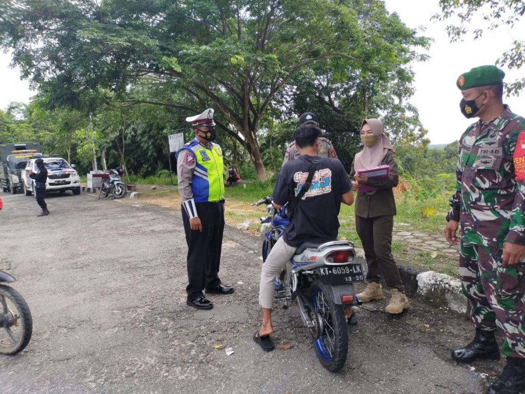 Minimalisir Penyebaran Covid-19, Petugas di PPU Gencar Laksanakan Operasi Yustisi yustisi 1170x878 1