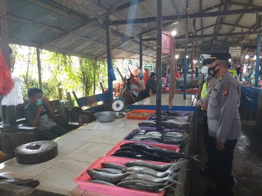 Laksanakan Ops Yustisi Covid-19, Polres Kubar Sambangi Pasar Tradisional 1 7