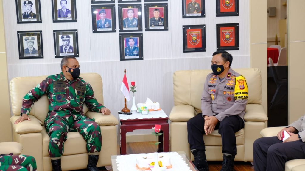 Perkuat Soliditas dan Sinergitas TNI-Polri, Wakapolda Kaltim Kunjungi Kodam VI Mulawarman 10 7