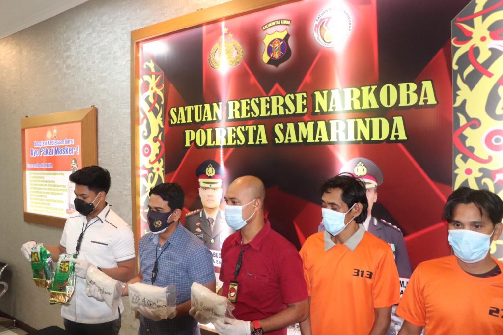 Berhasil Ungkap Kasus Narkoba, Sat Resnarkoba Polresta Samarinda Laksanakan Konferensi Pers 13 7