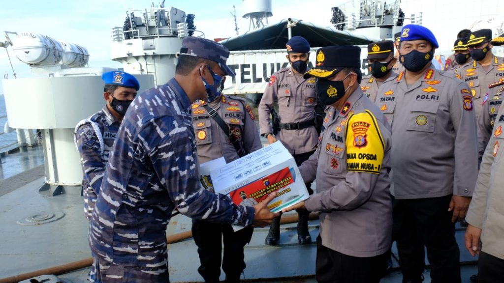 Peduli Korban Bencana Alam di Sulbar dan Kalsel, Polda Kaltim Kirimkan Bantuan 18 3