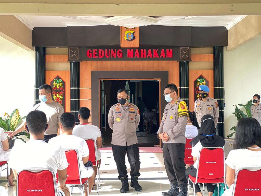 Wakapolda Kaltim Tinjau Pelaksanaan Pemeriksaan Kesehatan Tahap I Peserta Seleksi SIPPS 2021 2 13