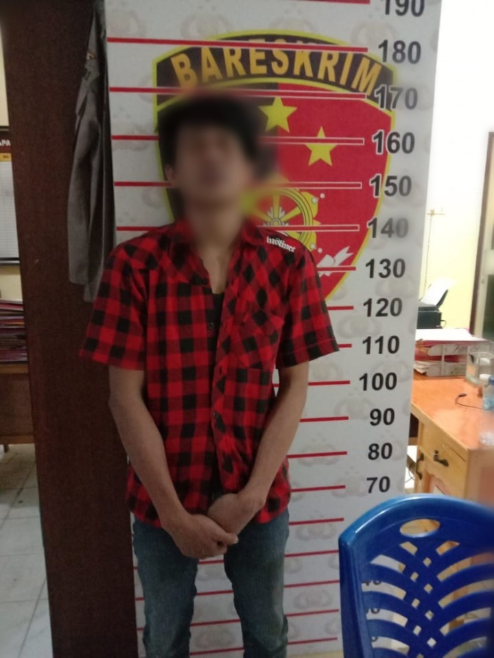 Personel Polsek Sungai Kunjang Berhasil Amankan Pelaku Pengedar Narkotika Jenis Sabu 5 6