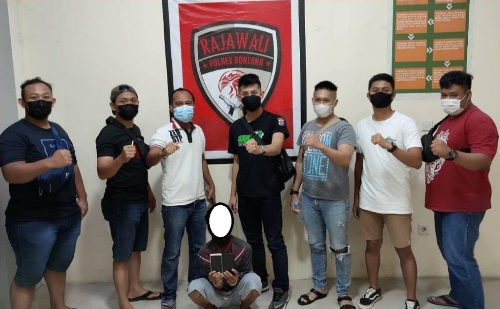 Polres Bontang Berhasil Amankan Pelaku Pencurian Spesialis Congkel Kaca Rumah WhatsApp Image 2021 01 05 at 09.53.22