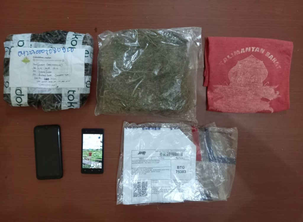 Berhasil Gagalkan Peredaran Ganja, Polres Bontang Amankan Tiga Pemuda WhatsApp Image 2021 01 11 at 9.54.04 AM