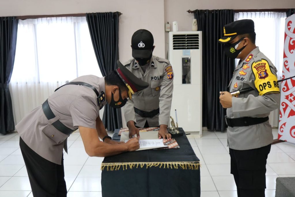 Pimpin Sertijab Wakapolres, Ini Pesan Kapolres Penajam WhatsApp Image 2021 01 14 at 14.37.40