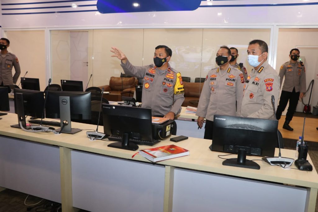 Wakapolda Tinjau Ruang Command Center Polda Kaltim WhatsApp Image 2021 01 18 at 10.05.43 AM