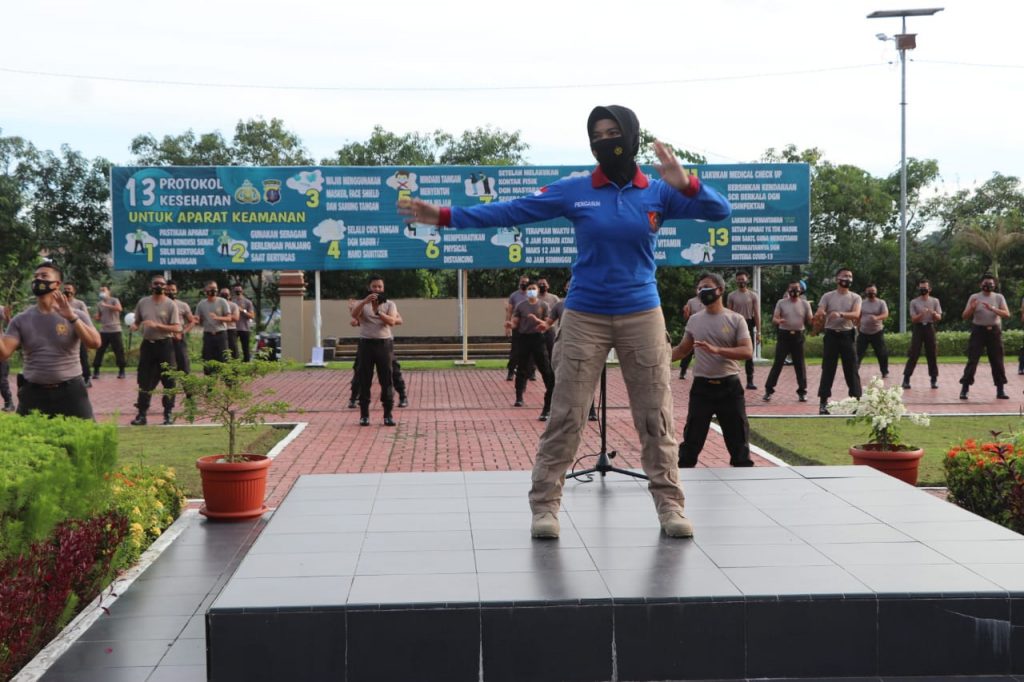 Jaga Kebugaran Tubuh, Personil Polda Kaltim Laksanakan Senam AW S3 WhatsApp Image 2021 01 27 at 8.29.37 AM
