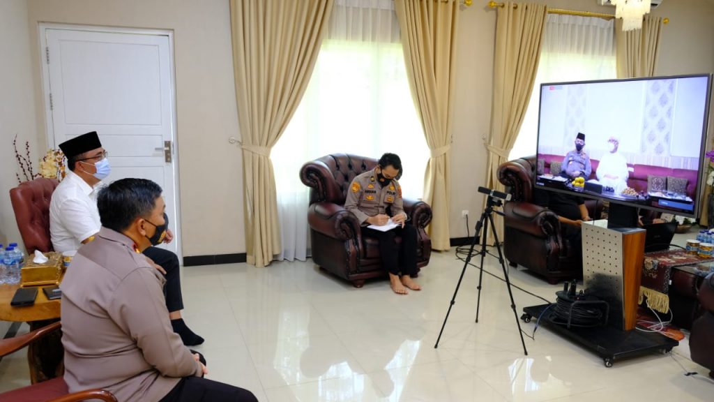 Wakapolda Kaltim Ikuti Vicon Dengan Kapolri dan Ketua Umum Rabithah Alawiyah WhatsApp Image 2021 01 30 at 11.14.17 AM