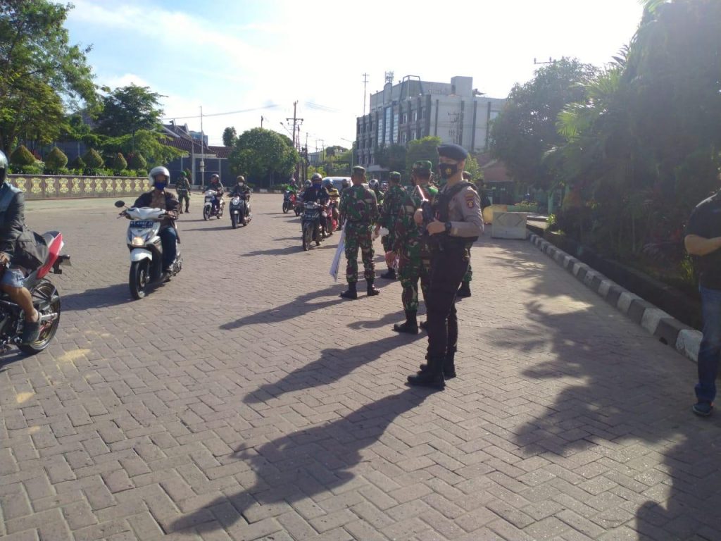 Polresta Samarinda Bersama Korem 091/ASN dan Satpol PP Laksanakan Ops Yustisi Protokol Kesehatan 11