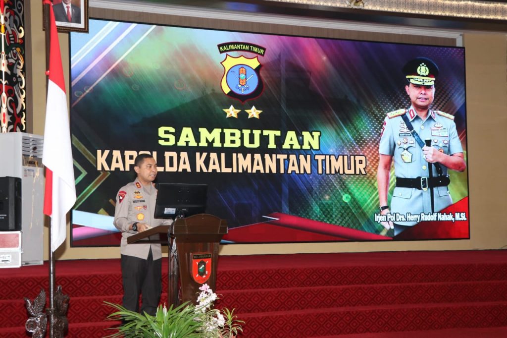 Antisipasi Bencana Alam dan Karhutla, Kapolda Kaltim Hadiri Upacara Kesiapan Penanggulangan 1 15 3
