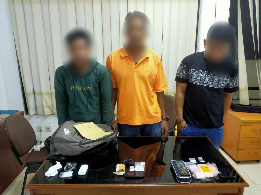 Tiga Pria Pemilik Narkotika Jenis Sabu Seberat 28,54 Gram Berhasil Diamankan Tim Tiger Sat Resnarkoba Polres Kukar 16 6
