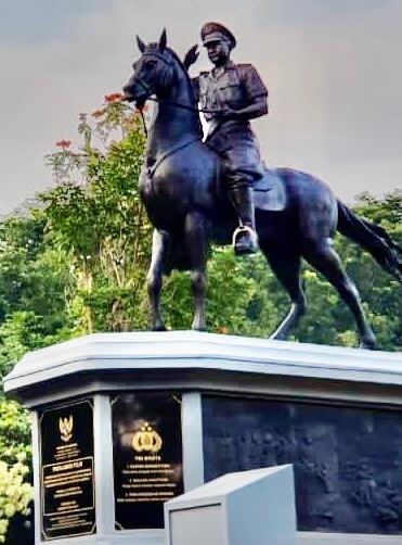 Kapolri Jendral Polisi Drs Listyo Sigit Prabowo., M.Si., Resmikan Monumen Perjuangan dan Bhakti Pahlawan Nasional Komjenpol Dr M.Jasin di Akademi Kepolisian Semarang 18 3