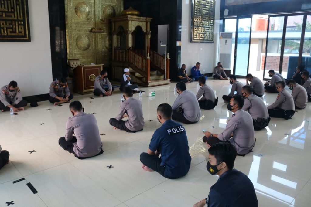 Tingkatkan Iman dan Taqwa Personil, Polres PPU Rutin Gelar Binrohtal 6 9