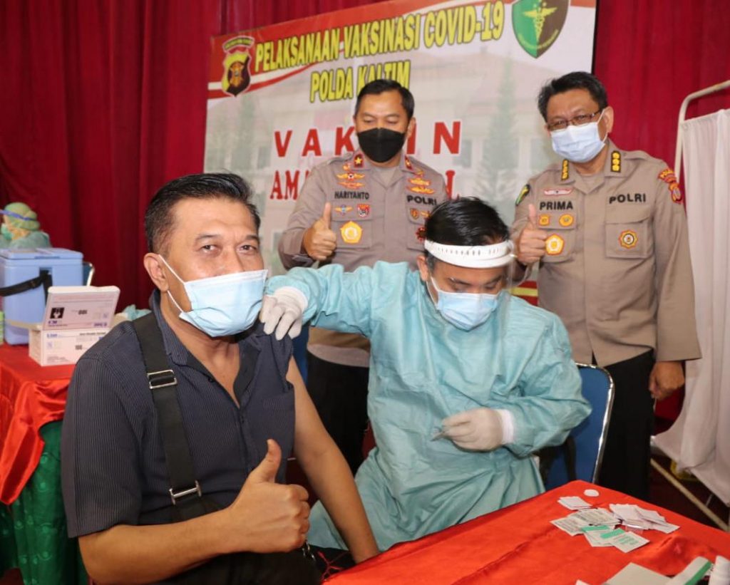 Wakapolda Tinjau Pelaksanaan Vaksinasi Serentak, 2.078 Personel Polda Kaltim siap di Vaksin 7 11