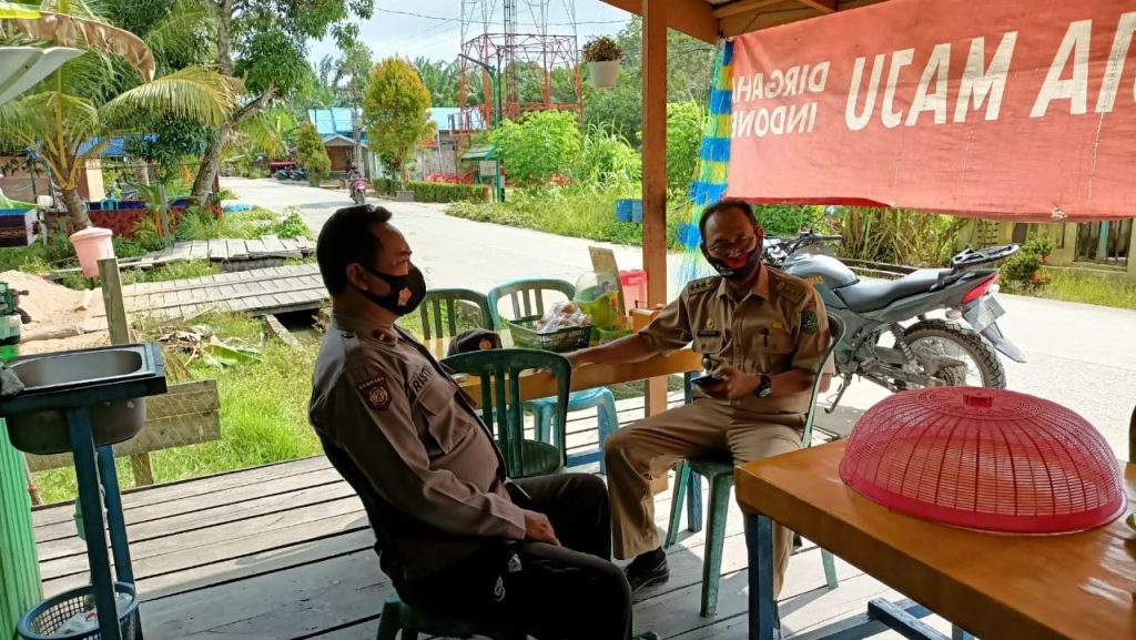 Polsek Kenohan Sambangi Desa Binaan, Himbau Warga Terkait Protokol Kesehatan dan Waspada Kamtibmas 11