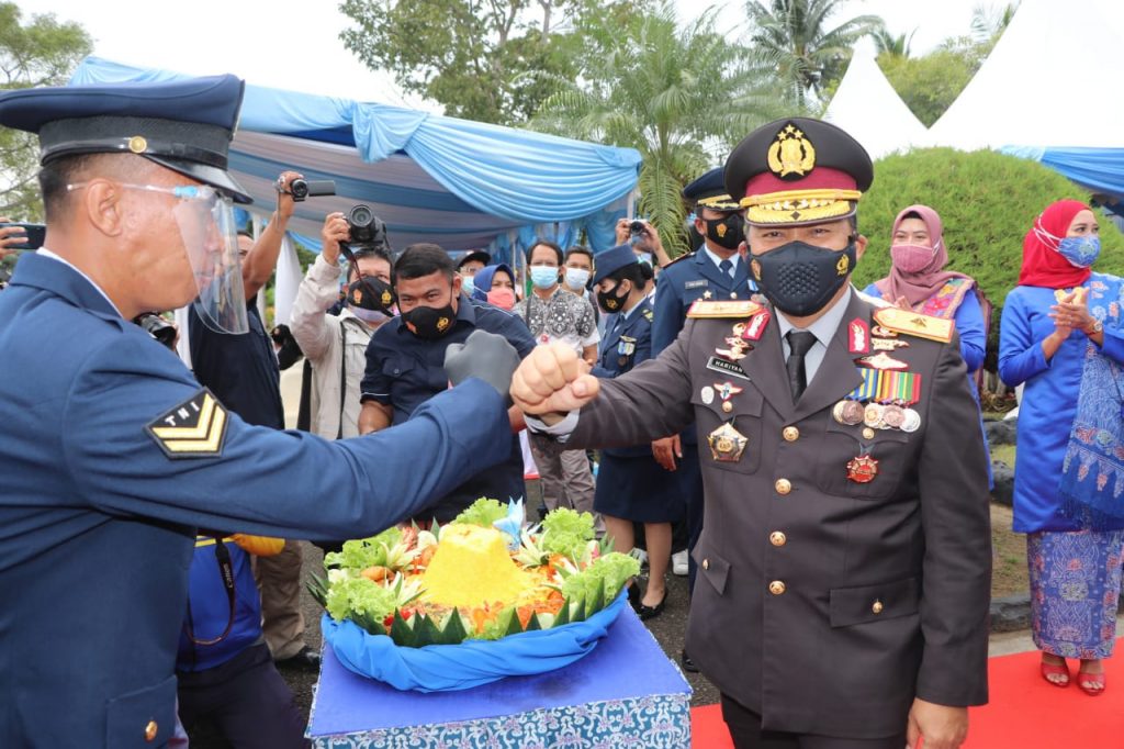 Sinergitas TNI-Polri, Wakapolda Kaltim Hadiri Peringatan HUT TNI AU Ke-75 WhatsApp Image 2021 04 09 at 11.37.19 AM 1