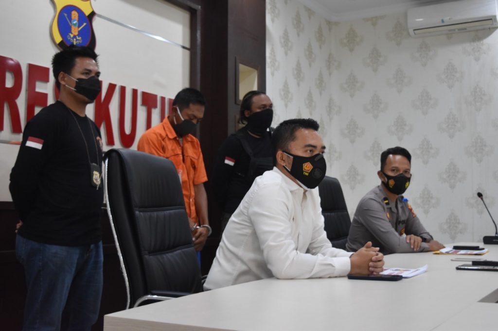 Rekam Aktivitas Tetangganya di Kamar Mandi, Pria Ini Dibekuk Tim Macan Polres Kutim WhatsApp Image 2021 04 12 at 2.31.23 PM
