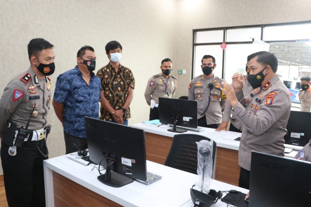 Wakapolda Kaltim Tinjau Ruangan RTMC Satlantas Polresta Balikpapan 18 1