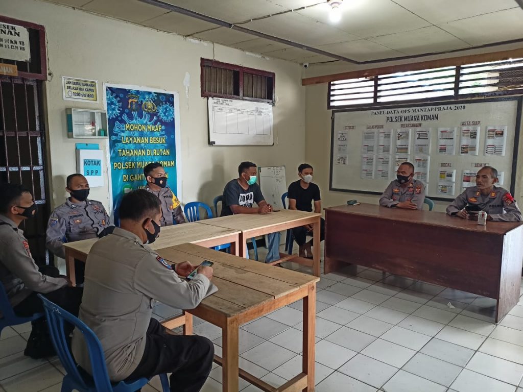 Kesiapan PPKM Mikro, Kasat Binmas Polres Paser Beri Arahan kepada Para Bhabinkamtibmas Polsek Jajaran 3 7