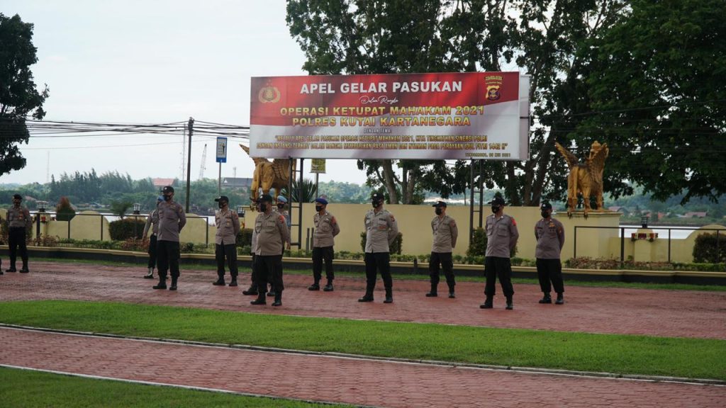 Polres Kukar Gelar Apel Gabungan Persiapan Pengamanan Malam Takbiran Hari Raya Idul Fitri 1442 H 8 5